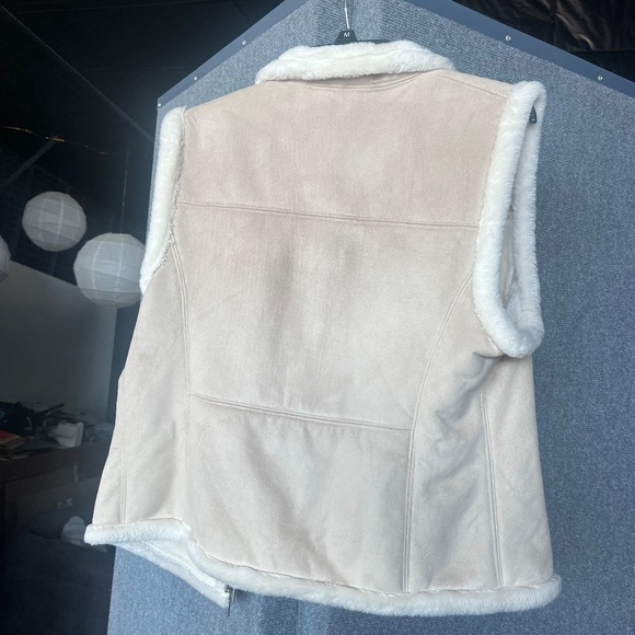 natural shearling vest - Picture 2 of 4